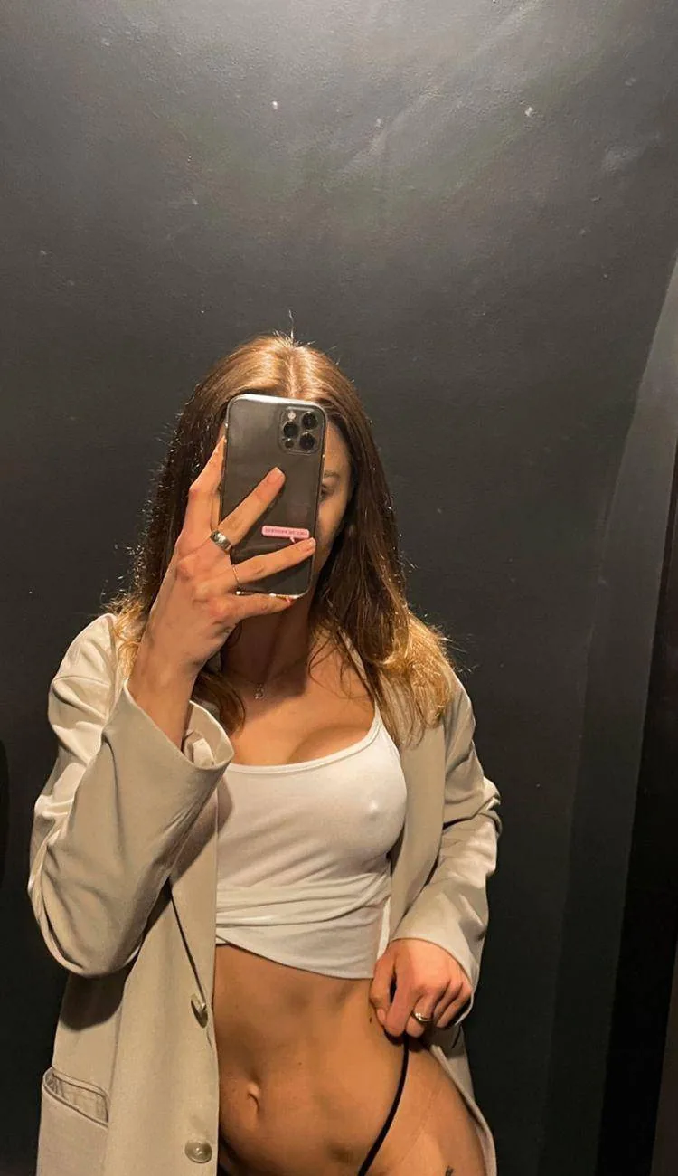 Holka.Ela