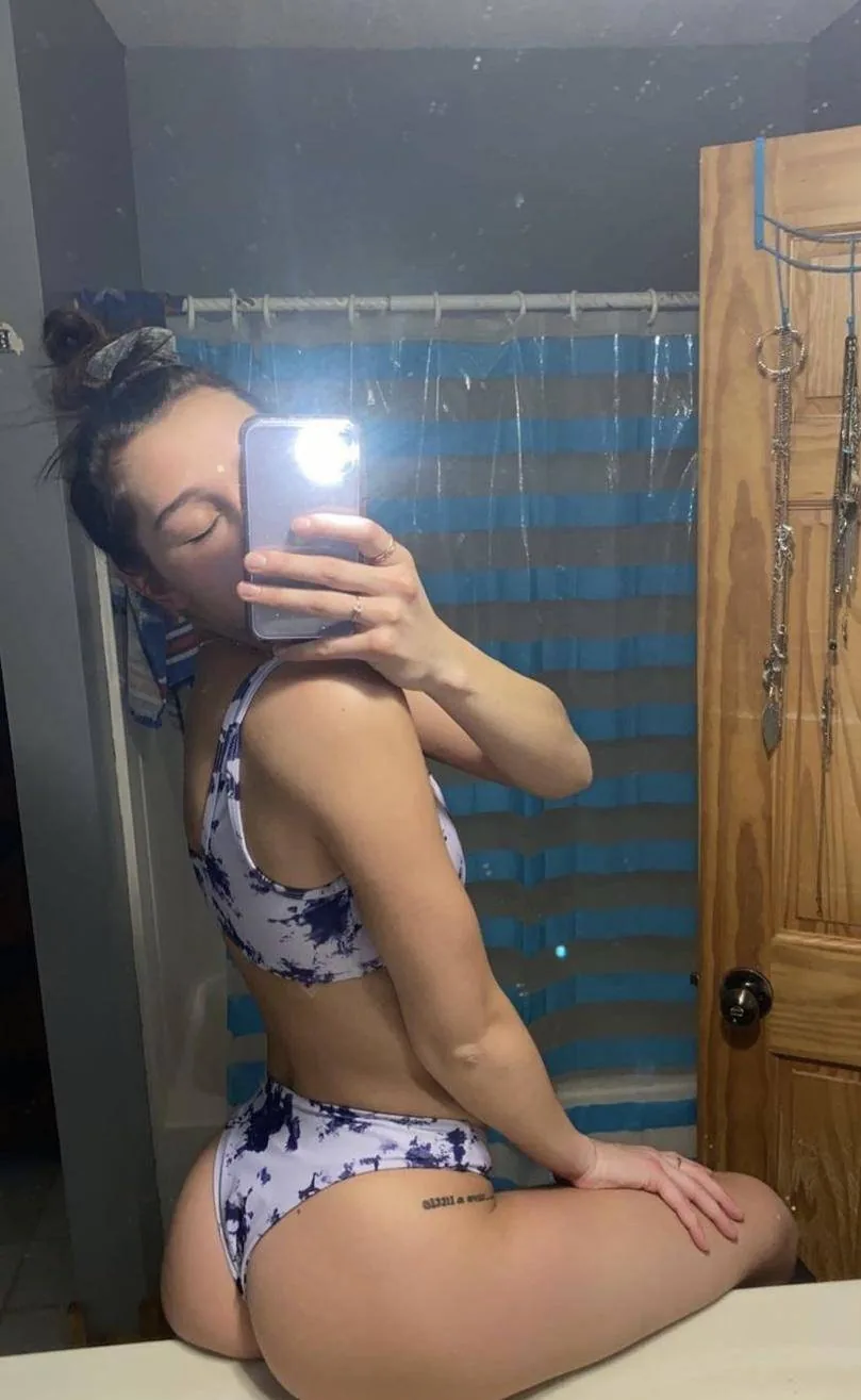 Leona.Sexy